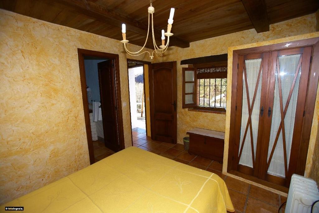 Hotel Enrique Calvillo El Bosque Bilik gambar